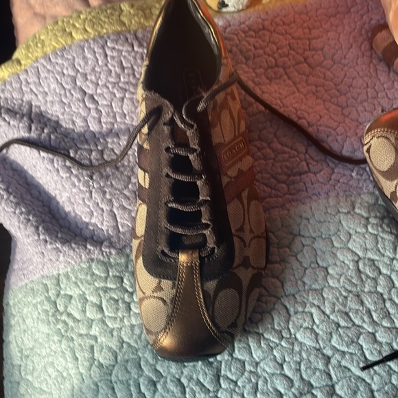 Coach shoes size 6 and a half USA - Picture 5 of 7